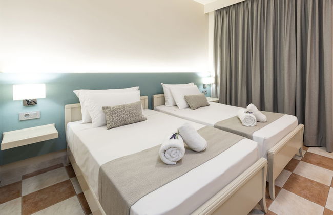 Ilios Hotel - Photo 8