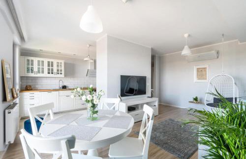 West Side Apartment - Photo 12