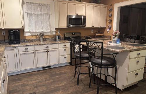 4BR Spartanburg Getaway Porch Full Kitchen - Foto 1