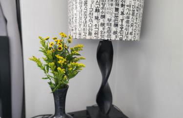 Luxury Modern Loft with Balcony Near MetLife & NYC - Foto 14