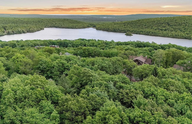 Summit Shores Tranquil Escape Designed for Groups w/ Hot Tub, Fire Pit + Game Room - Foto 43