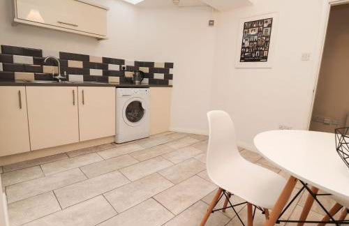 Memorial Building - Photo 34