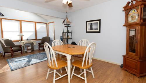 Bluebirds Road to Happiness - Photo 3