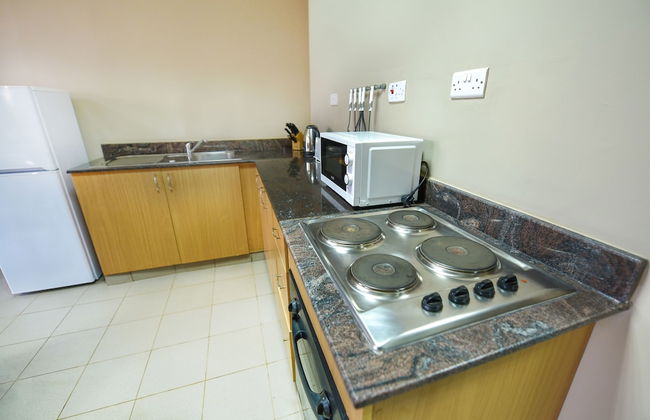 Boulevard Suites - Photo 16