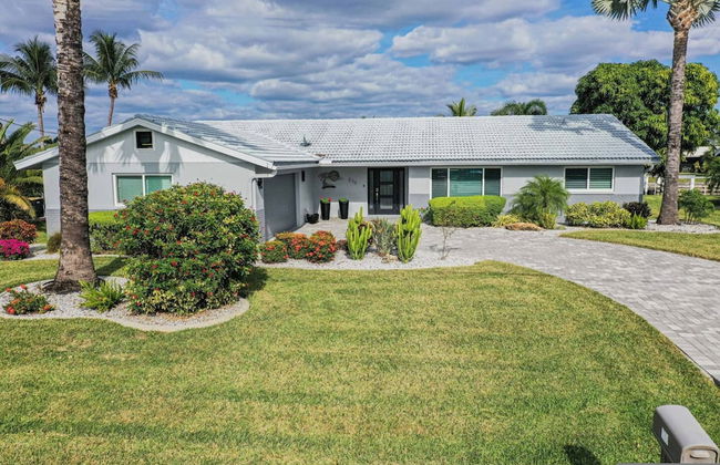 Tranquility - Waterfront Villa With Pool Dock - Photo 46