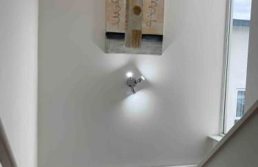 Comfortable 3-Storey House with Free Car Parking - Foto 47