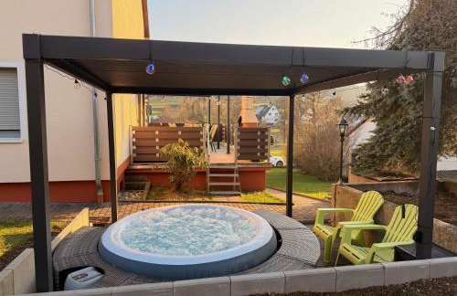 Großes Ferienhaus für 12 -17 Personen mit Whirlpool - Spielzimmer und Garten - Photo 3