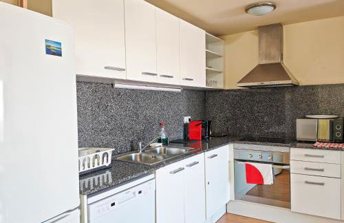 Modern Apartment near the sea - Photo 3