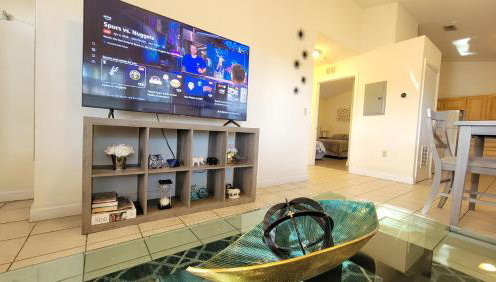 Stylish House Near UF, VA, & Downtown Gainesville - Foto 1