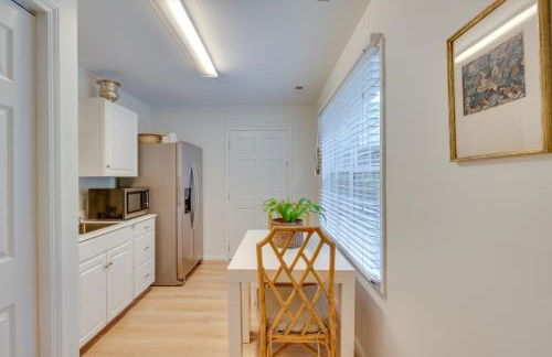 Idyllic Cave Spring Studio with Patio and Fire Pit! - Foto 9