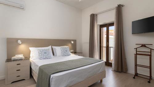 The Olive Mill House - Luxe Villa, Classic Charm - Foto 4