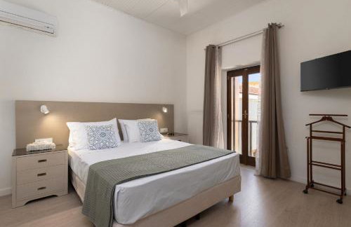 The Olive Mill House - Luxe Villa, Classic Charm - Foto 4