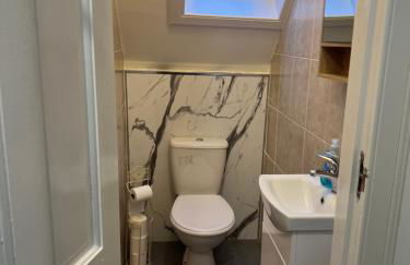 4 bed bungalow near Airport - Foto 43