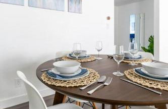 City Retreat Minutes to DT - Foto 35