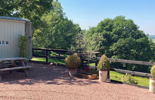 Outstandingly Situated Cosy Shepherds Hut - Photo 19