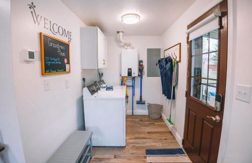 Grandma's Place - Steps from Downtown Sugarcreek - Foto 23