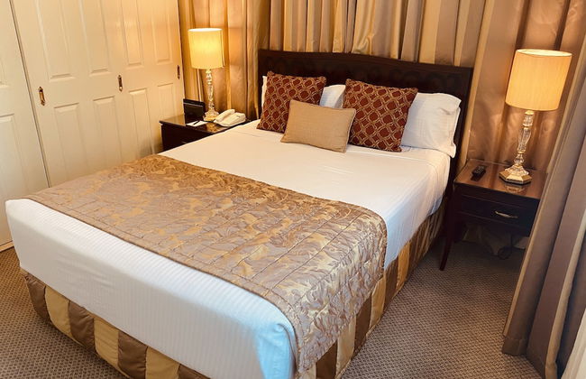 Royal Albert Hotel - Photo 23