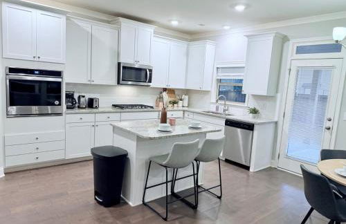 Luxury 5 Bedroom 4 bath open kitchen living room - Foto 25