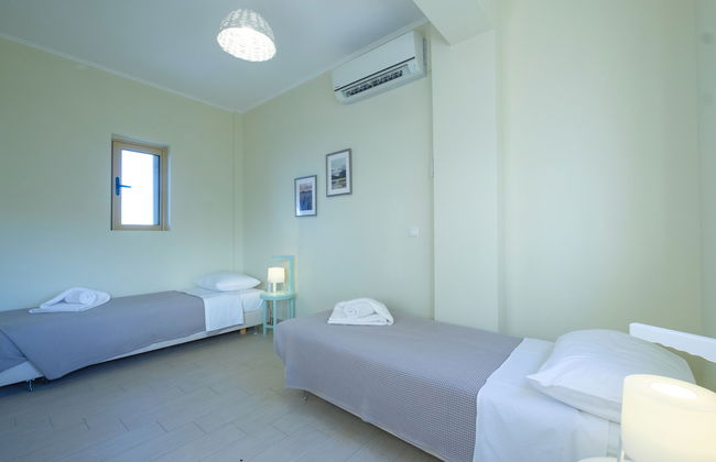 Hilltop Residences - Photo 12