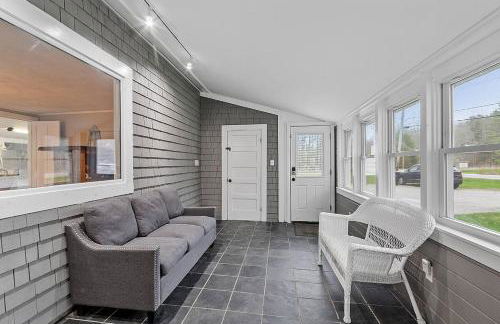 Kennebunk/Kennebunkport Beach House w/Pool! - Photo 7