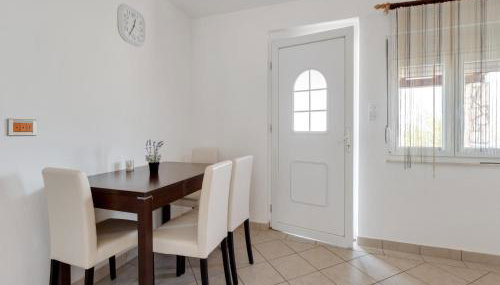 Simplistic Holiday Home in Jasenice Rovanjska near Sea - Foto 5