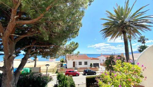 Casa de Mont-roig delante de la playa - Foto 5