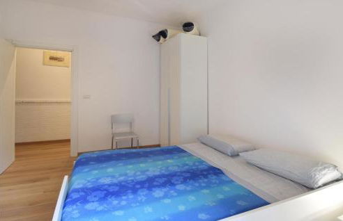 2 Bedroom Cozy Apartment In Napoli - Foto 14