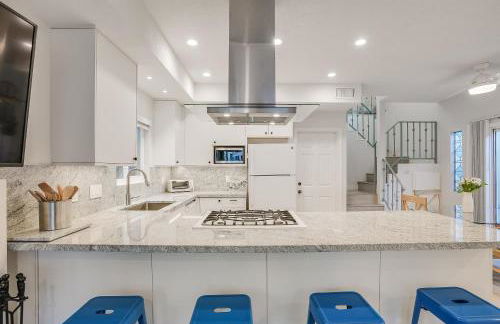 Beautiful Beach Home - Ocean View, AC & Patio - Foto 28