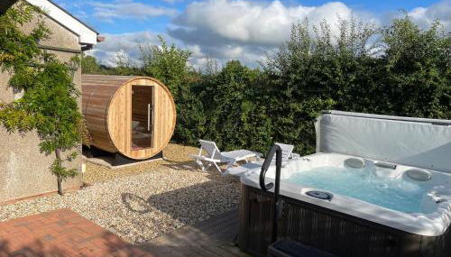 Blackthorn Meadow - Photo 1