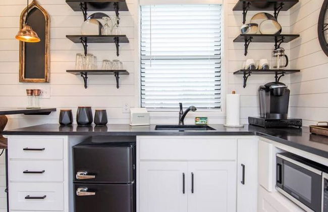 The Newtonian Tiny Container Home Near Magnolia - Foto 4