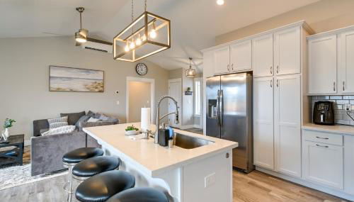 Ocean Shores Home with Game Room - Walk to Beaches! - Foto 3