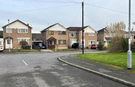 Peaceful 2-Bed Bungalow with Garden & Parking in Bramley Village, Rotherham - Foto 49