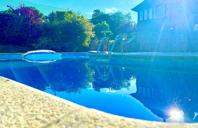 Idyllic Country Retreat With Wow Views & Lush Pool - Foto 45