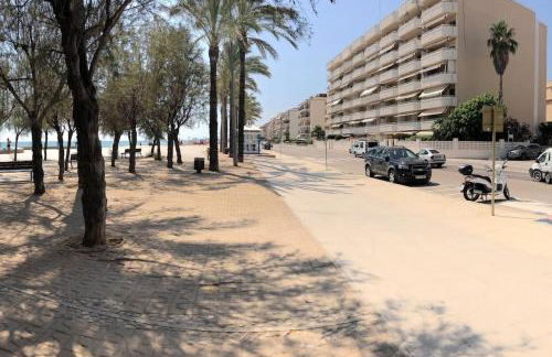 Pis a tocar de la platja amb wifi i parking inclòs - Photo 28
