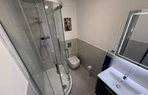 Stansted Airport Stay, Parking and Luxury Suite - Foto 11