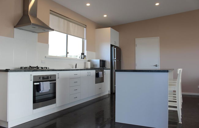 Hanson Bay Wildlife Sanctuary and Cabins - Photo 4