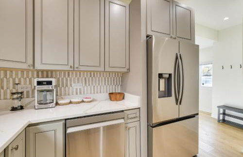 Shop, Dine and Unwind Oak Park Home with Private Yard - Foto 9