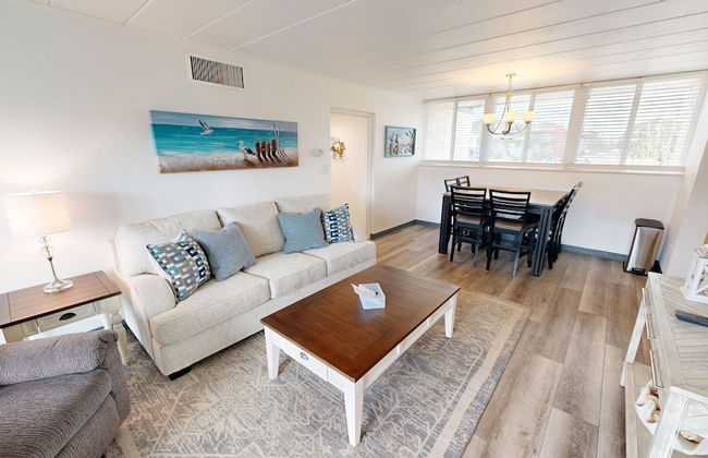 Sea Palm 1D is a 2 BR 1 Bath that is pet friendly and sleeps 6 by RedAwning - Foto 1