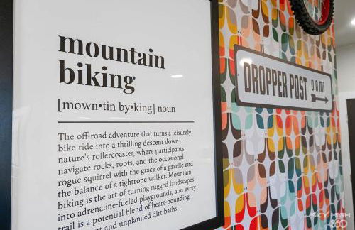 Deluxe 2BR Near Amp, Culture & Walmart wPool - Photo 23