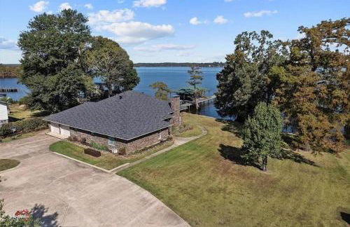 Lakefront 3BR Retreat - Pier, RV, Family-Friendly - Foto 33