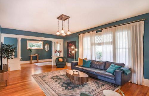 Gorgeous Eccentric Family Home with Cowboy Pool - Foto 15