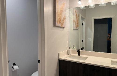 Modern Town House, 3-Bedrooms Home private parking - Foto 13