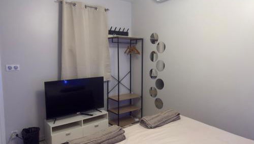 Le Cocon en pierre au coeur du Verdon gîte "Le Repos Des Chênes" - Foto 4