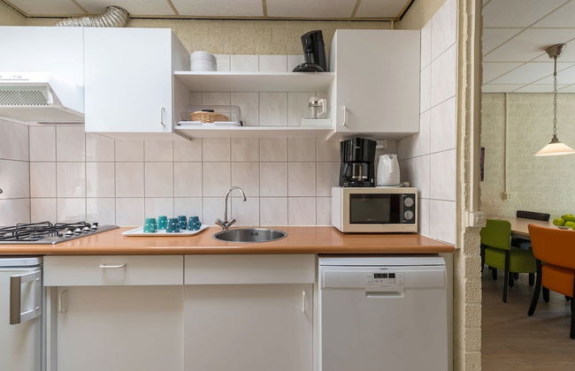 Well-kept Bungalow With Fireplace Near Valkenburg - Photo 4