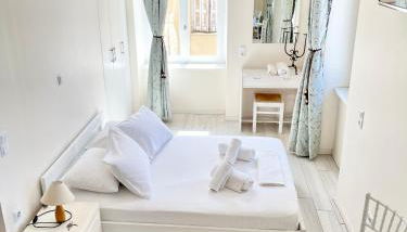 Xenias Rooms Apartments - Foto 5