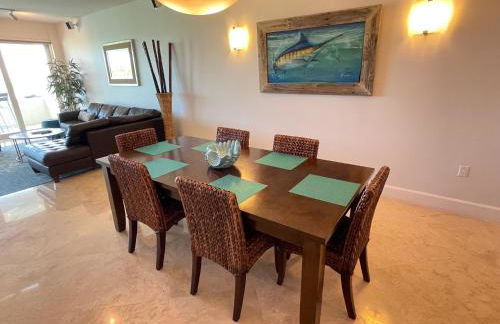 LIC Mgr - LUXURIOUS 3 BED 3 BATH OCEANFRONT SUITE - UPSCALE OCEANFRONT RESORT - INDOOR PICKLEBALL - SPEAKEASY! - Photo 12
