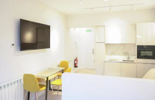 APARTAMENTOS LA FLORA BURGOS todos con aire acondicionado y ascensor - Foto 17