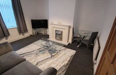 Brighouse 2 bedhouse central contractors welcome - Foto 28