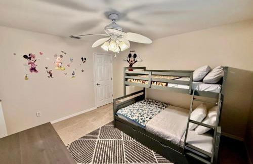 Luxury Village 4BR Pool Home near Disney Parks - Foto 27