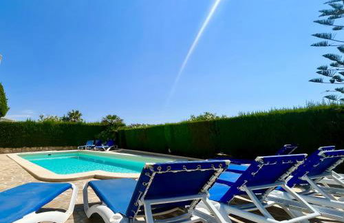 Villa Catalina Stunning 4bedroom villa with air conditioning sea views & private swimming pool ideal for families - Foto 5